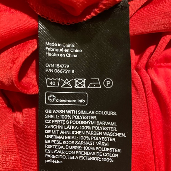 Off the shoulder red long sleeve - Picture 3 of 3